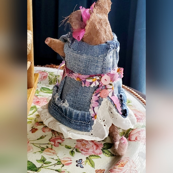 Handmade Momma Mouse with Baby mouse papermache fiber arts mixed media - Picture 4 of 8